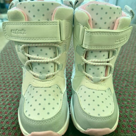 Girl's Snow Boots Size 8 Grey, White, & Pink Thick, Warm, and Sturdy CARTER'S - Picture 2 of 7